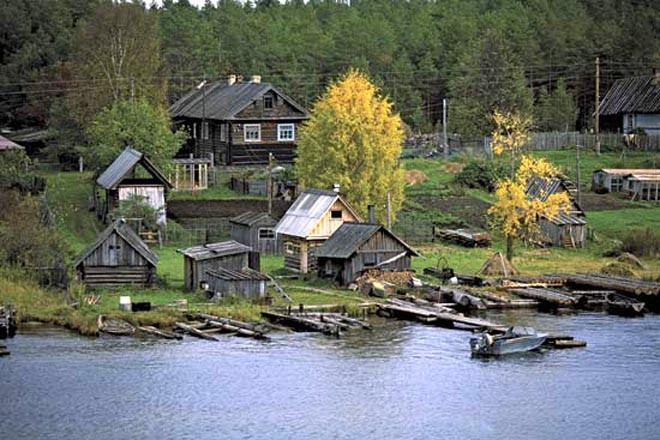 Volga River scene - such a rich diversity of experiences ©  SW